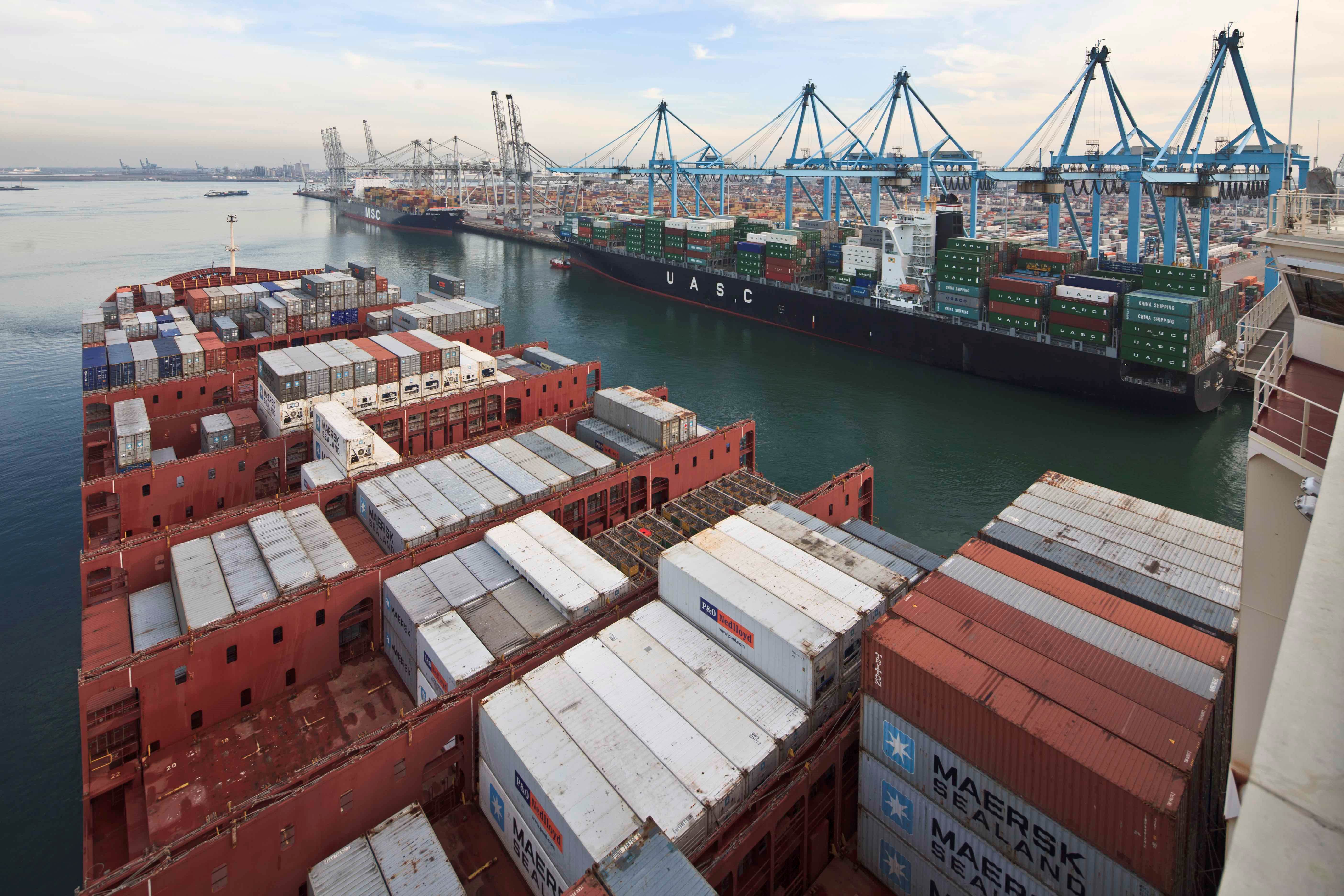 荷兰鹿特丹港正在利用物联网传感技术实现港口的高效运营